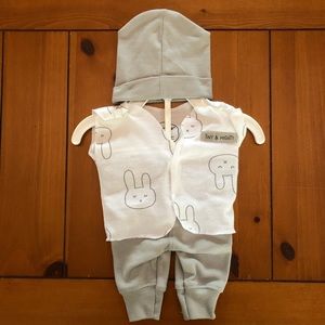 Lamaze Preemie Outfit with Hat